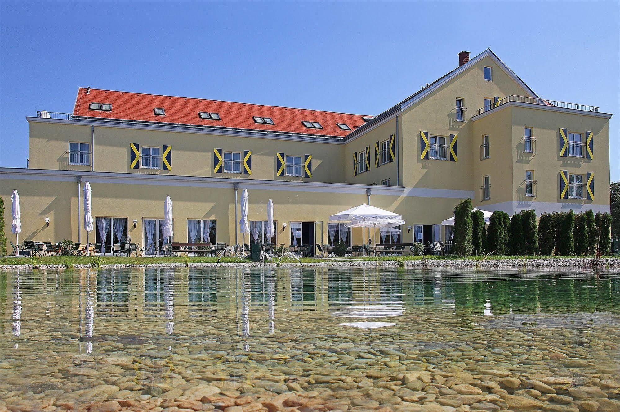Grandhotel Niederoesterreichischer Hof Lanzenkirchen Экстерьер фото